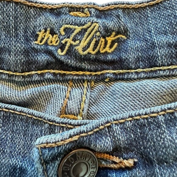 Old Navy The Flirt Bootcut Leg Jeans Women's 2 Short Blue Low Rise Medium Wash - Picture 3 of 12